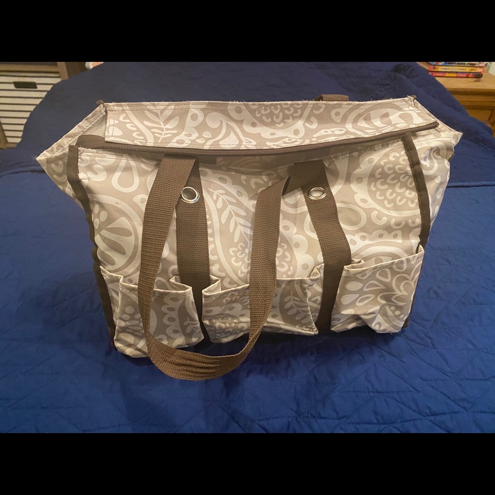 Thirty one file tote